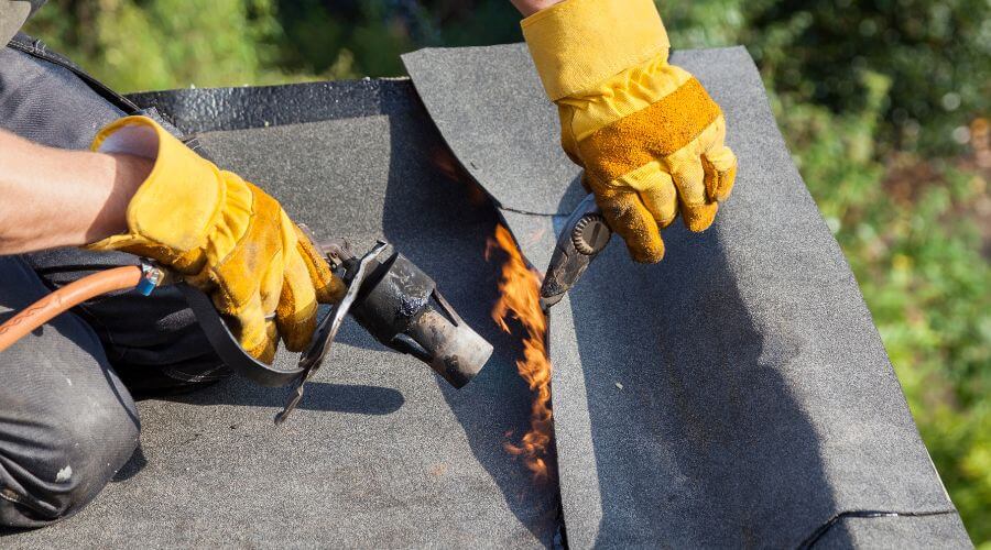 Professional residential roofers in Milan, KS